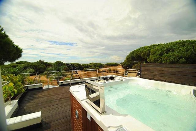 8 sypialnia Willa na sprzedaż w Cabopino, Marbella z basenem garażem - 4 950 000 € (Ref: 9344492)