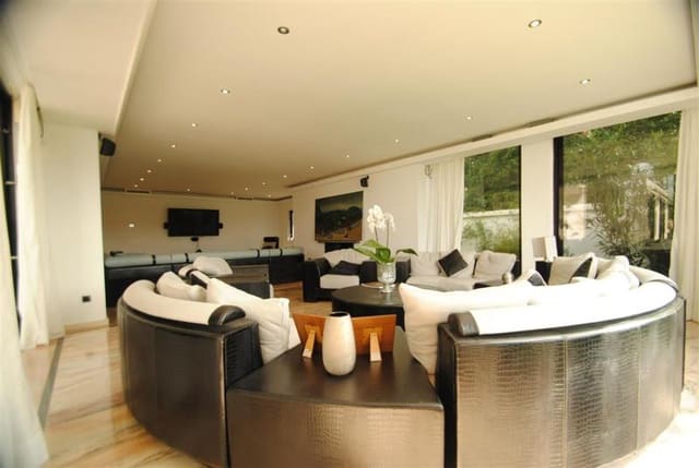 8 sypialnia Willa na sprzedaż w Cabopino, Marbella z basenem garażem - 4 950 000 € (Ref: 9344492)