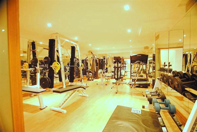 8 sypialnia Willa na sprzedaż w Cabopino z basenem garażem - 4 950 000 € (Ref: 9344492)