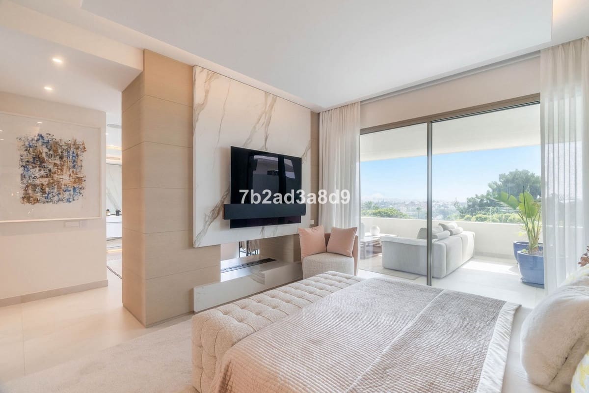 3 makuuhuone Huvila myytävänä paikassa Nueva Andalucia mukana uima-altaan 
autotalli - 4 495 000 € (Ref: 9344493)