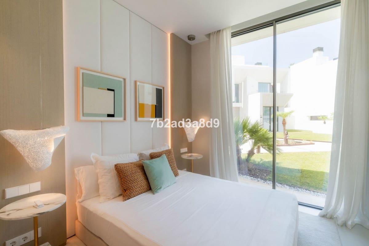 3 makuuhuone Huvila myytävänä paikassa Nueva Andalucia mukana uima-altaan 
autotalli - 4 495 000 € (Ref: 9344493)