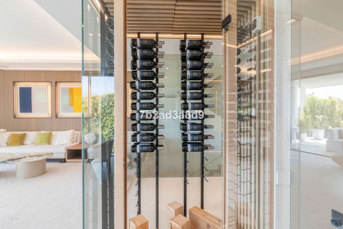 3 makuuhuone Huvila myytävänä paikassa Nueva Andalucia mukana uima-altaan 
autotalli - 4 495 000 € (Ref: 9344493)