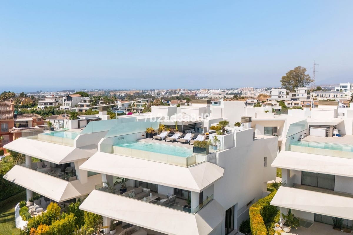 3 makuuhuone Huvila myytävänä paikassa Nueva Andalucia mukana uima-altaan 
autotalli - 4 495 000 € (Ref: 9344493)