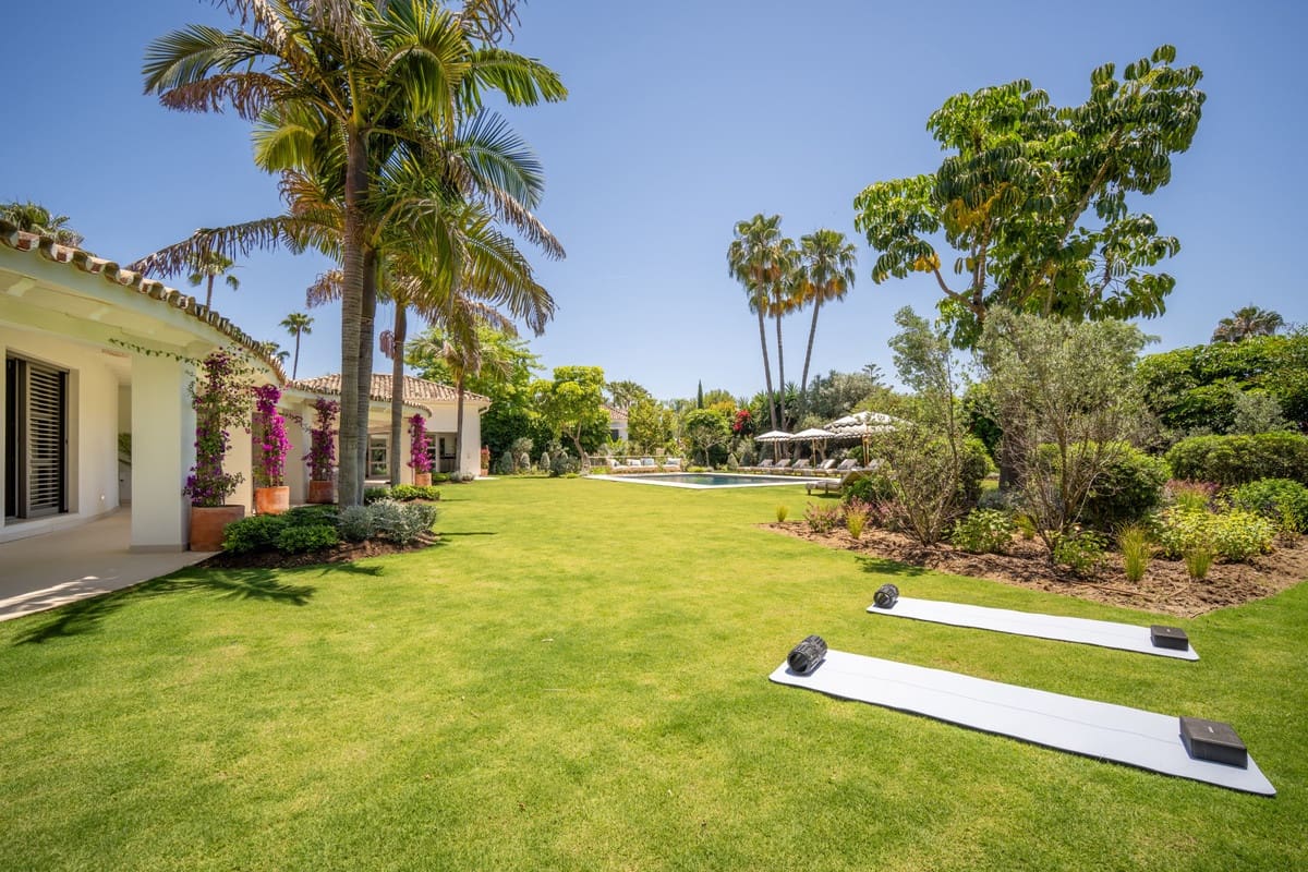 5 soverom Villa til salgs i Nueva Andalucia med svømmebasseng - € 6 995 000 (Ref: 9344496)