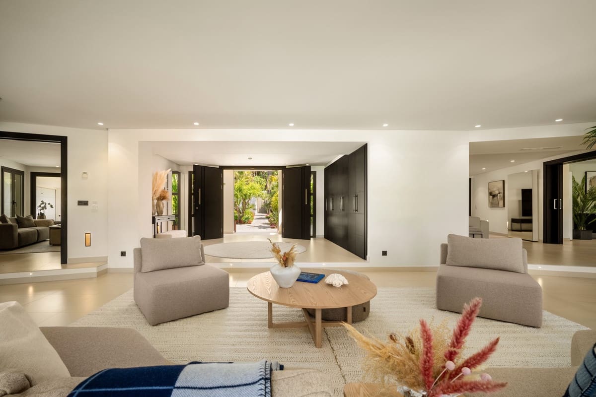 5 soverom Villa til salgs i Nueva Andalucia med svømmebasseng - € 6 995 000 (Ref: 9344496)