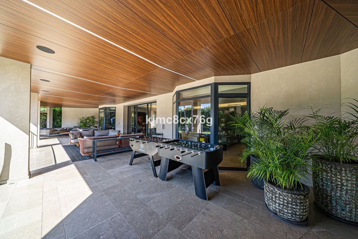 10 sypialnia Willa na sprzedaż w Guadalmina - 12 900 000 € (Ref: 9344500)