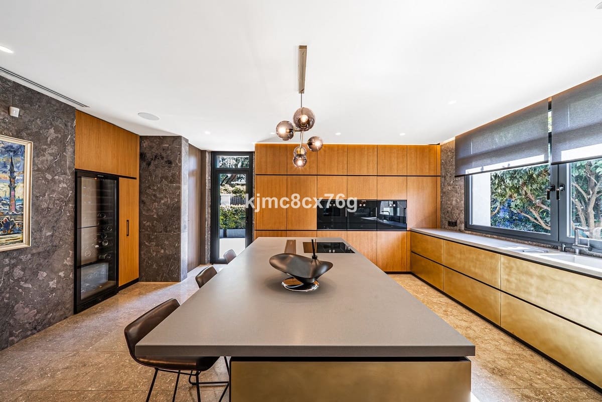 10 sypialnia Willa na sprzedaż w Guadalmina - 12 900 000 € (Ref: 9344500)