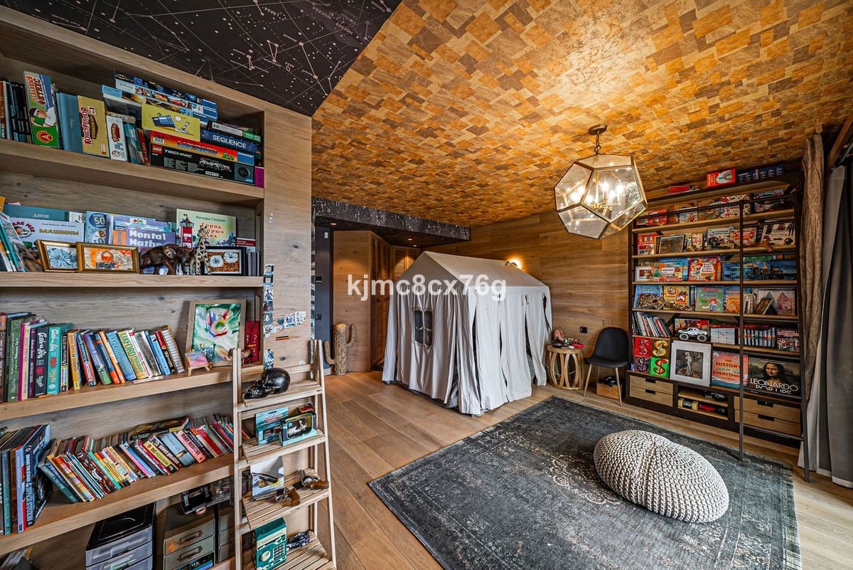 10 sypialnia Willa na sprzedaż w Guadalmina - 12 900 000 € (Ref: 9344500)