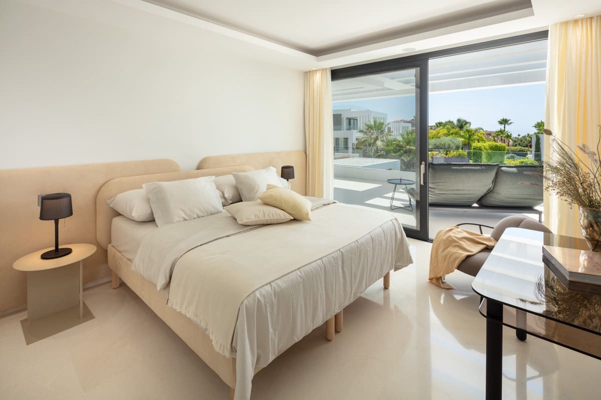 5 sypialnia Willa na sprzedaż w Nueva Andalucia z basenem - 3 550 000 € (Ref: 9344501)