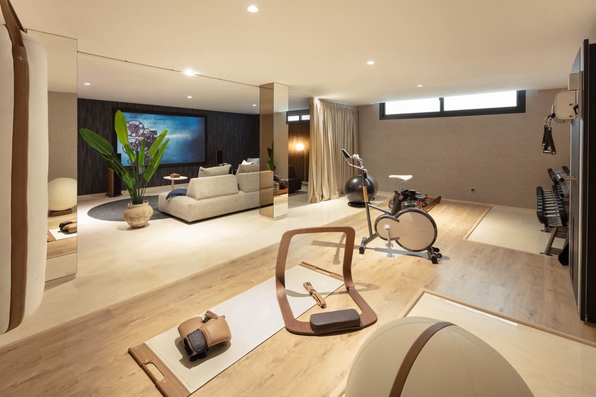 5 sypialnia Willa na sprzedaż w Nueva Andalucia z basenem - 3 550 000 € (Ref: 9344501)