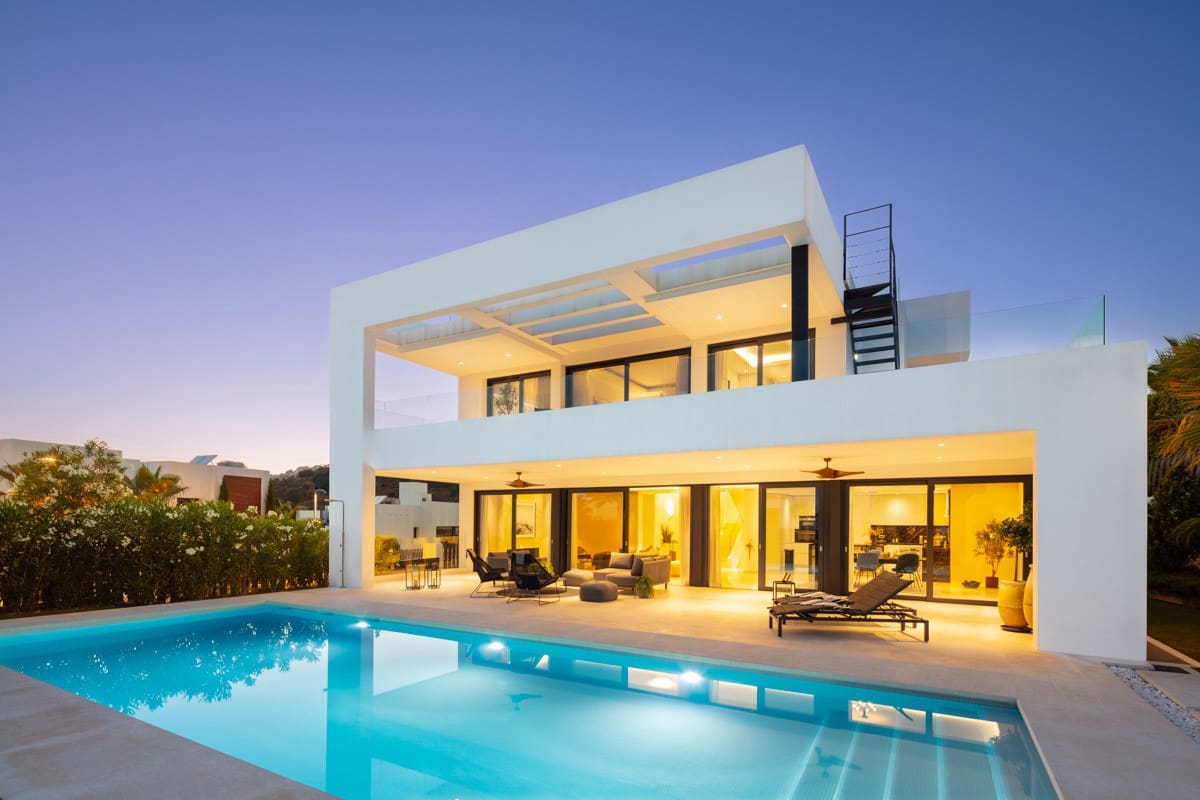 5 sypialnia Willa na sprzedaż w Nueva Andalucia z basenem - 3 550 000 € (Ref: 9344501)