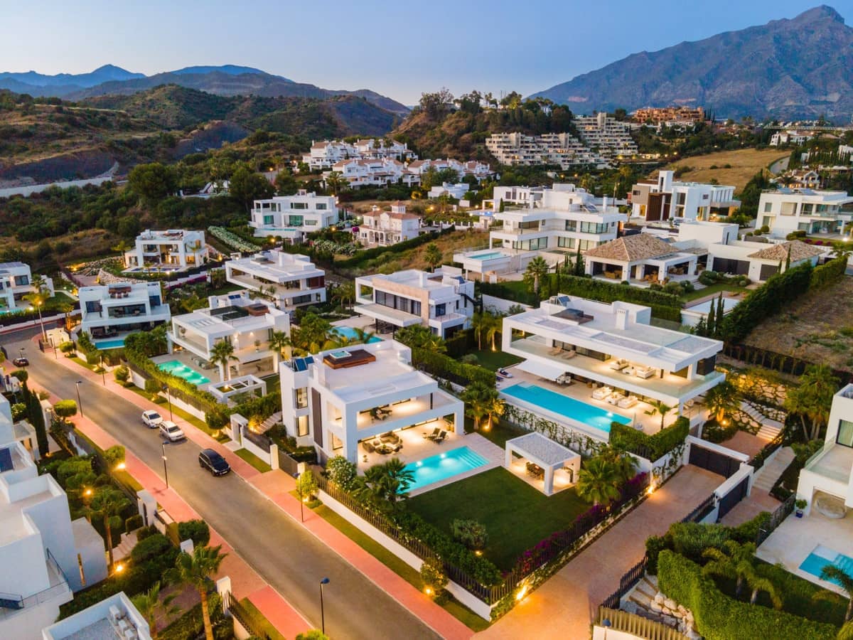 5 sypialnia Willa na sprzedaż w Nueva Andalucia z basenem - 3 550 000 € (Ref: 9344501)