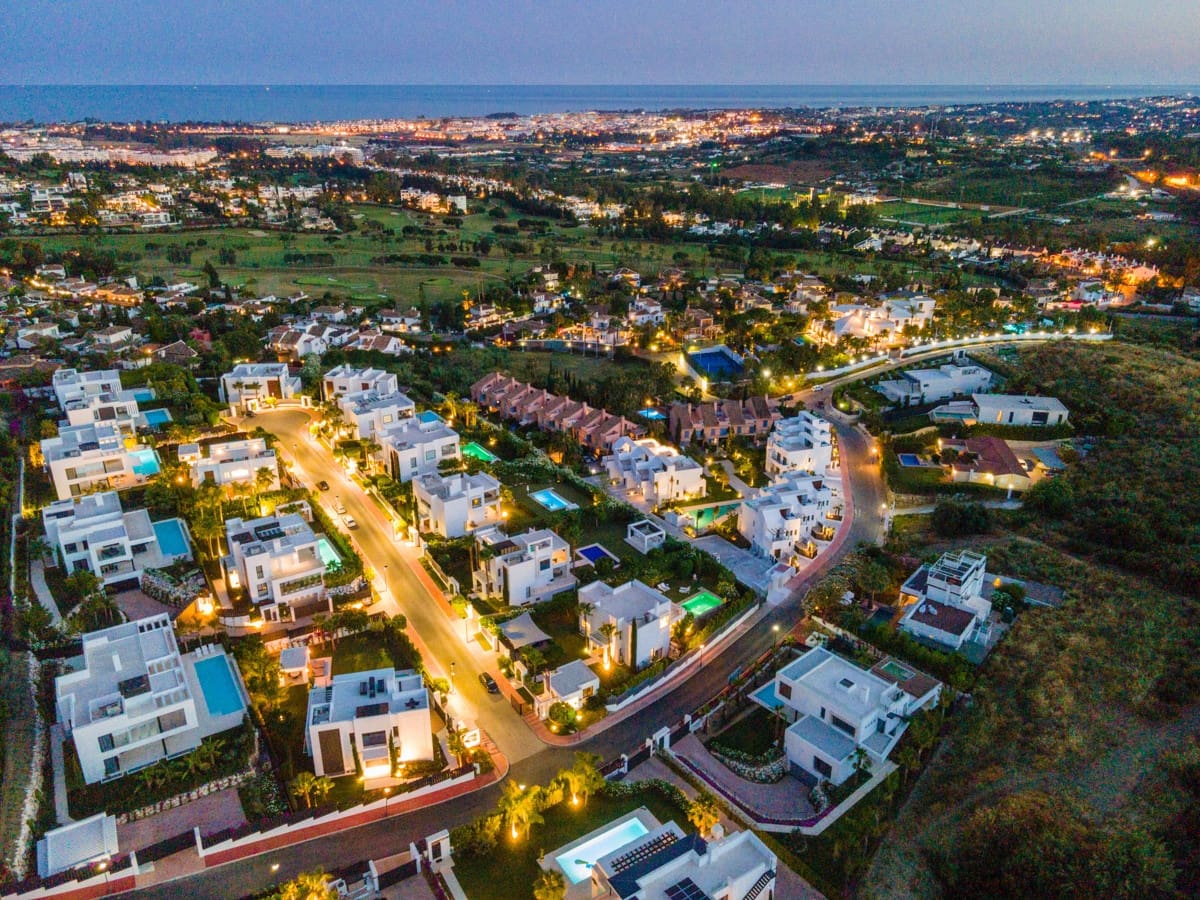 5 sypialnia Willa na sprzedaż w Nueva Andalucia z basenem - 3 550 000 € (Ref: 9344501)