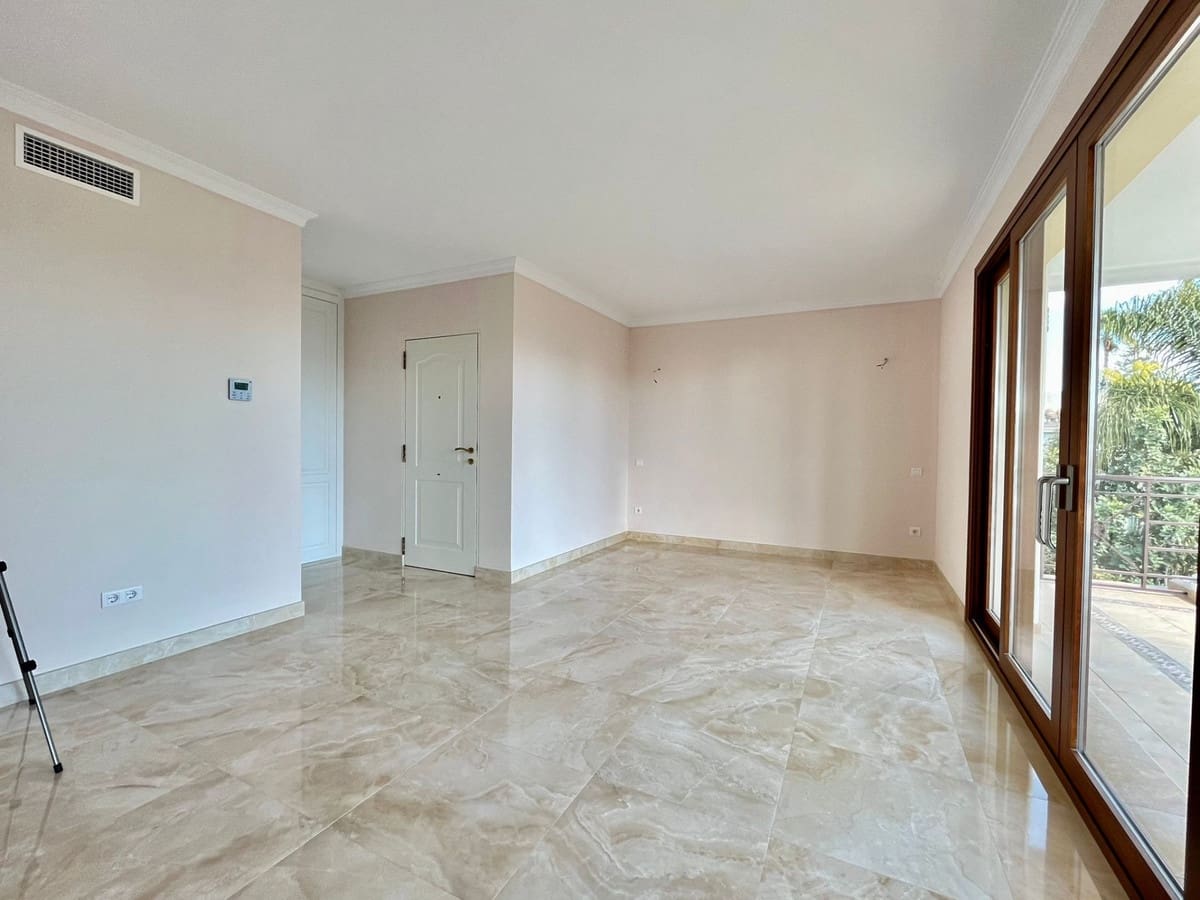 6 soveværelse Villa til salg i El Rosario med swimmingpool - € 3.550.000 (Ref: 9344502)