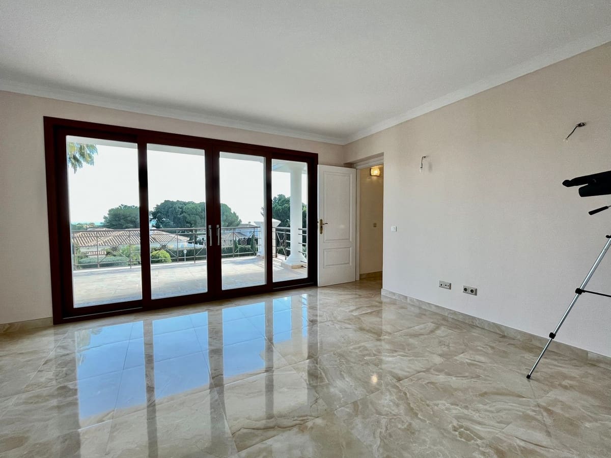 6 soveværelse Villa til salg i El Rosario med swimmingpool - € 3.550.000 (Ref: 9344502)