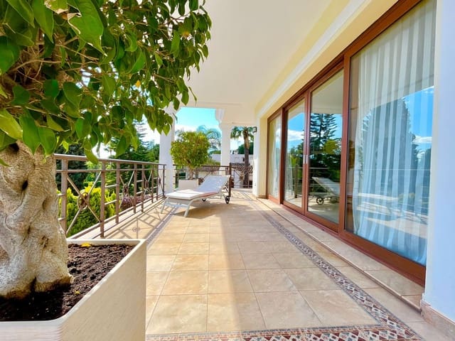 6 soveværelse Villa til salg i El Rosario, Marbella med swimmingpool - € 3.550.000 (Ref: 9344502)