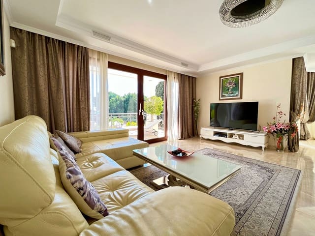 6 soveværelse Villa til salg i El Rosario, Marbella med swimmingpool - € 3.550.000 (Ref: 9344502)