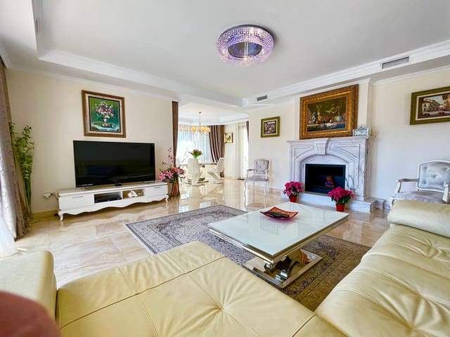 6 soveværelse Villa til salg i El Rosario, Marbella med swimmingpool - € 3.550.000 (Ref: 9344502)