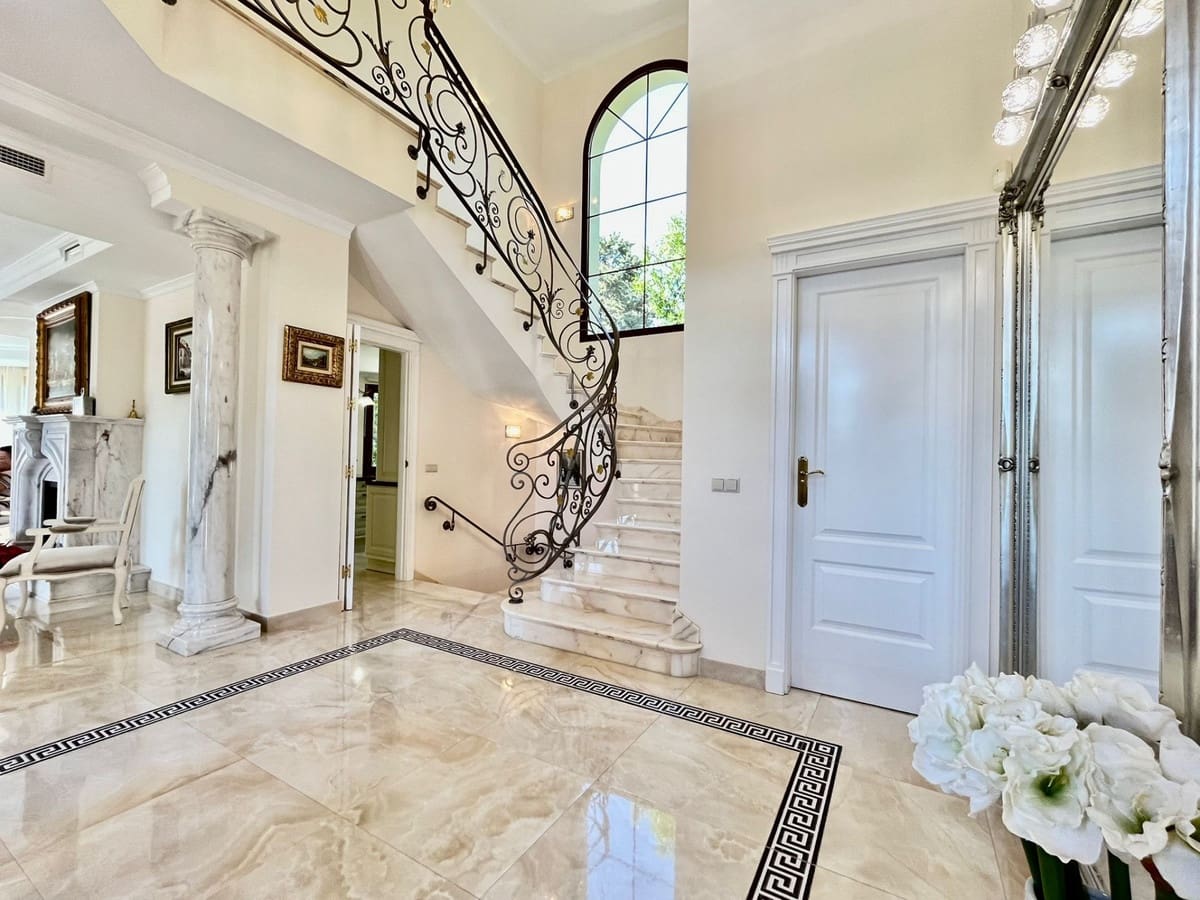 6 soveværelse Villa til salg i El Rosario med swimmingpool - € 3.550.000 (Ref: 9344502)