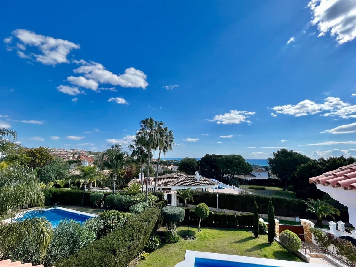 6 soveværelse Villa til salg i El Rosario med swimmingpool - € 3.550.000 (Ref: 9344502)