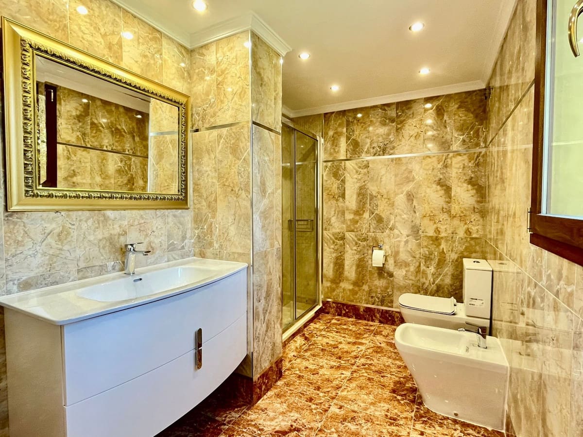 6 soveværelse Villa til salg i El Rosario med swimmingpool - € 3.550.000 (Ref: 9344502)