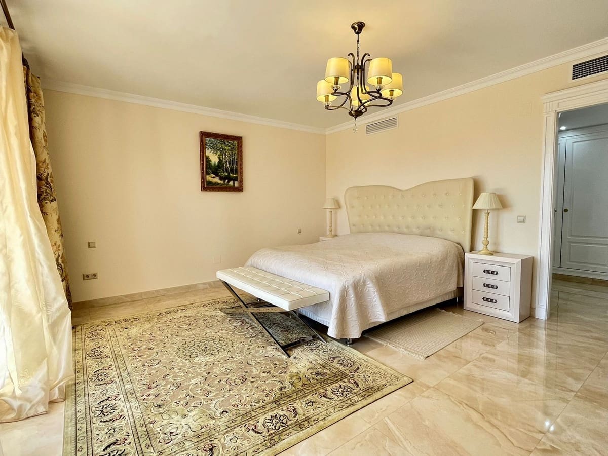 6 soveværelse Villa til salg i El Rosario med swimmingpool - € 3.550.000 (Ref: 9344502)