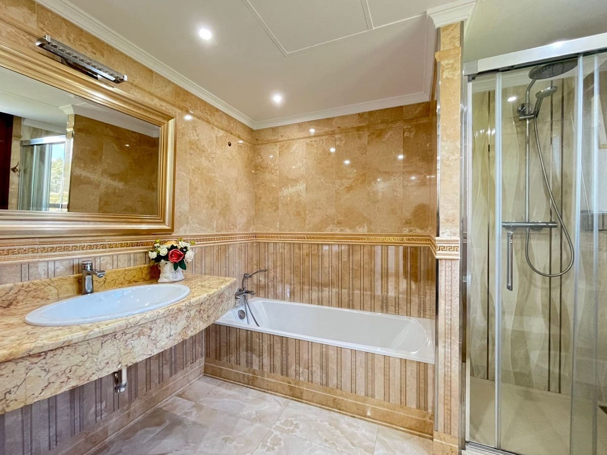 6 soveværelse Villa til salg i El Rosario med swimmingpool - € 3.550.000 (Ref: 9344502)