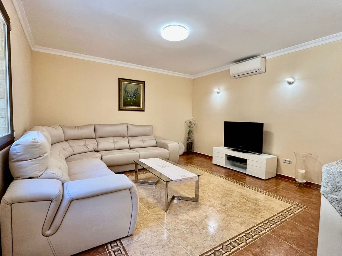 6 soveværelse Villa til salg i El Rosario med swimmingpool - € 3.550.000 (Ref: 9344502)