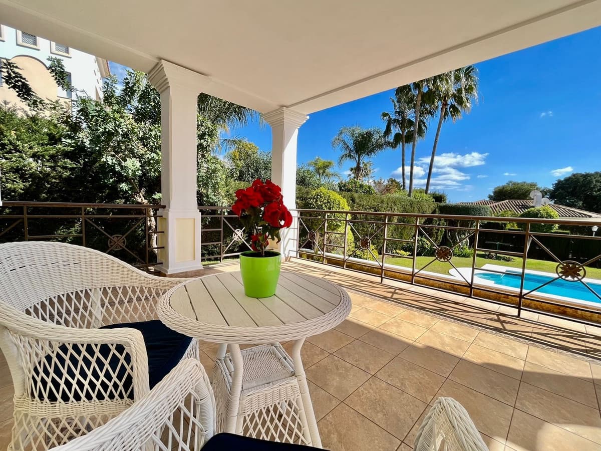 6 soveværelse Villa til salg i El Rosario med swimmingpool - € 3.550.000 (Ref: 9344502)