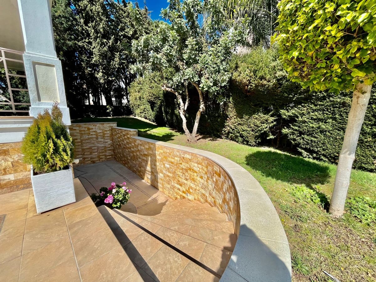 6 soveværelse Villa til salg i El Rosario med swimmingpool - € 3.550.000 (Ref: 9344502)