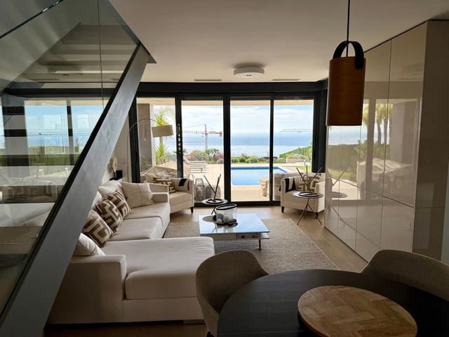 4 soveværelse Villa til salg i Manilva Pueblo, Manilva med swimmingpool - € 1.075.000 (Ref: 9344504)