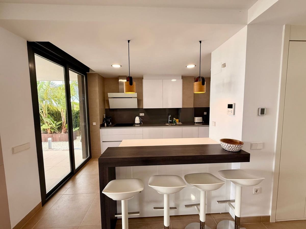 4 sypialnia Willa na sprzedaż w Manilva z basenem - 1 075 000 € (Ref: 9344504)