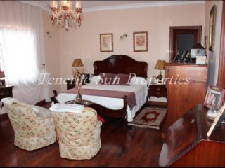 5 soverom Villa til salgs i Puerto de la Cruz med svømmebasseng - € 1 100 000 (Ref: 2602541)