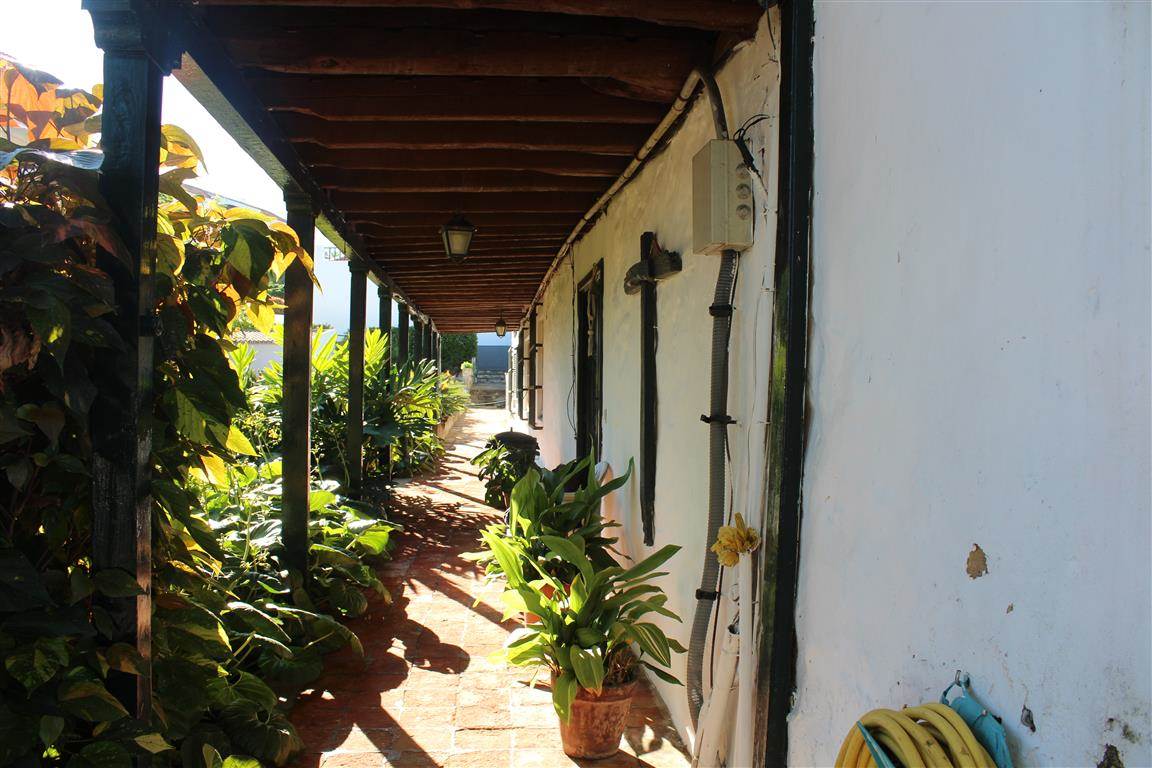 5 soveværelse Finca/Landehus til salg i Puerto de la Cruz med garage - € 3.325.000 (Ref: 2803701)