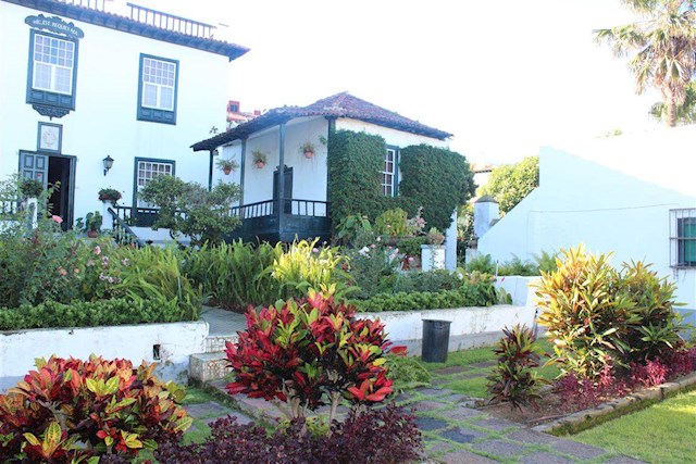 5 soveværelse Finca/Landehus til salg i Puerto de la Cruz med garage - € 3.325.000 (Ref: 2803701)