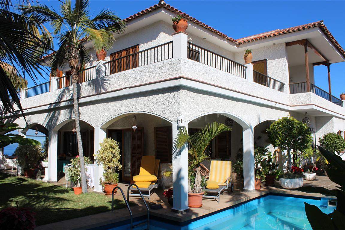 5 soveværelse Villa til salg i Puerto de la Cruz med swimmingpool garage - € 2.500.000 (Ref: 2811366)