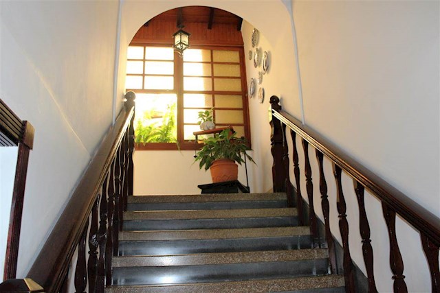 10 makuuhuone Kaupallinen myytävänä paikassa Puerto de la Cruz mukana 
autotalli - 2 100 000 € (Ref: 3020449)