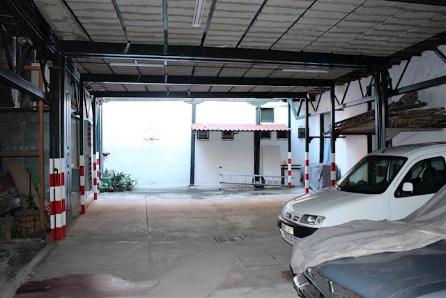 10 makuuhuone Kaupallinen myytävänä paikassa Puerto de la Cruz mukana 
autotalli - 2 100 000 € (Ref: 3020449)