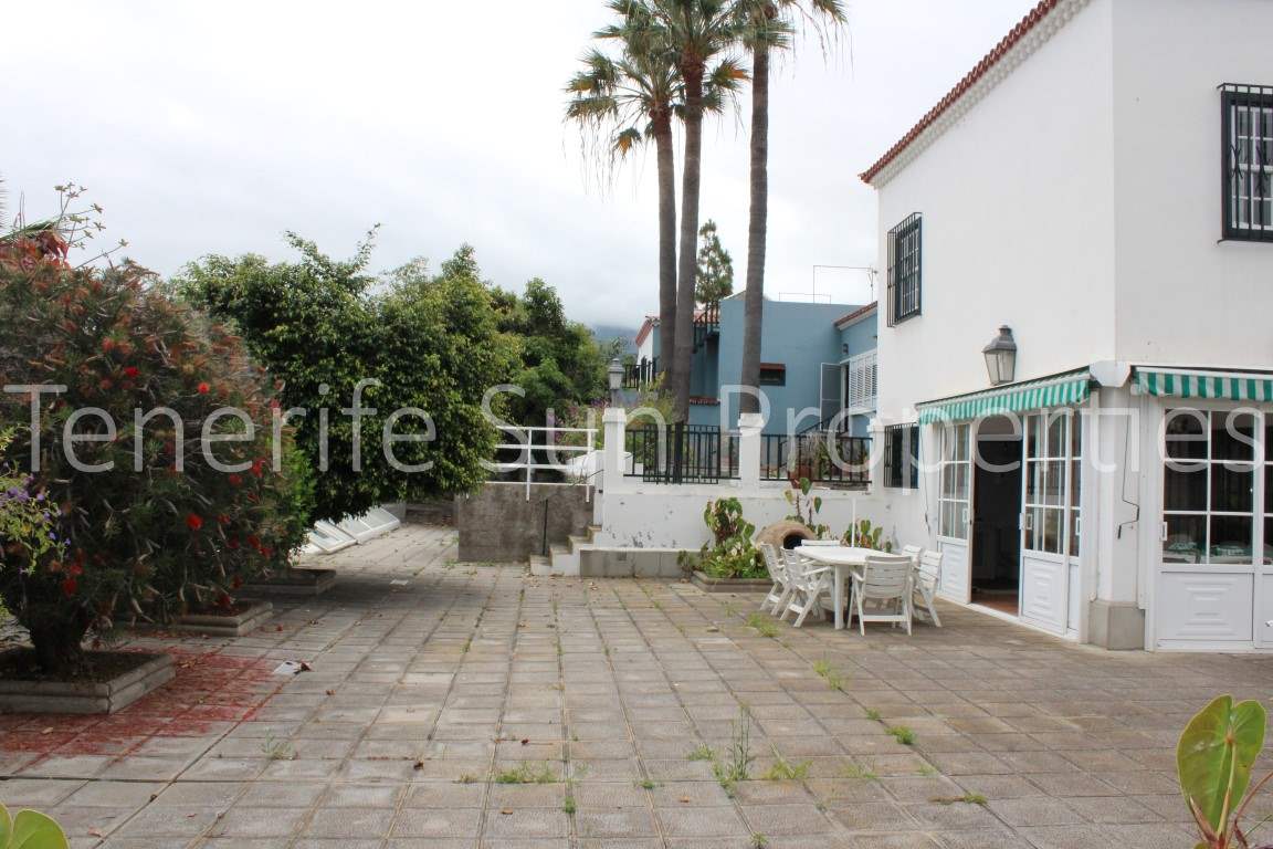 5 soveværelse Villa til salg i Puerto de la Cruz med swimmingpool garage - € 850.000 (Ref: 3025813)