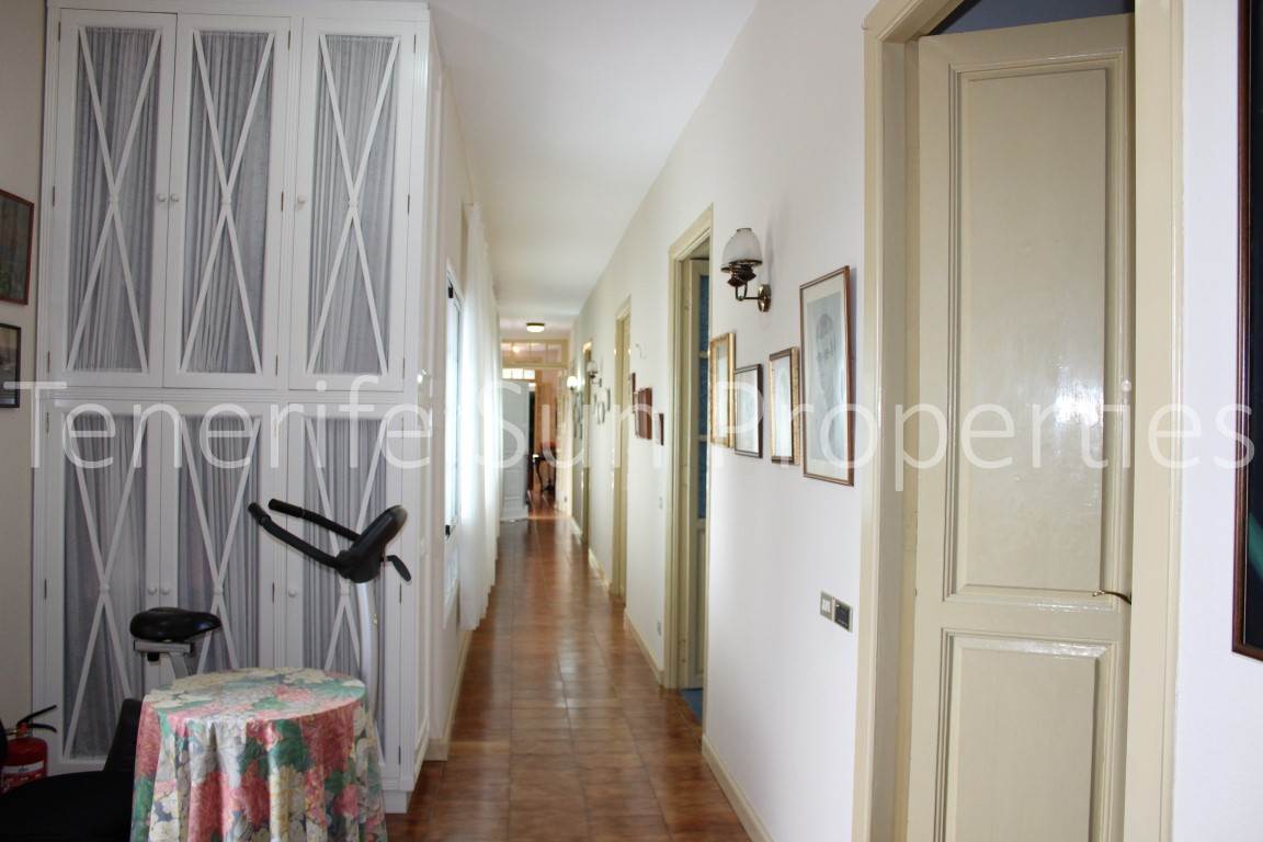 5 soveværelse Villa til salg i Puerto de la Cruz med swimmingpool garage - € 850.000 (Ref: 3025813)