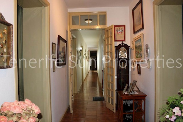 5 soveværelse Villa til salg i Puerto de la Cruz med swimmingpool garage - € 850.000 (Ref: 3025813)