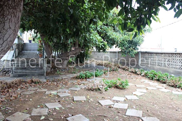 5 soveværelse Villa til salg i Puerto de la Cruz med swimmingpool garage - € 850.000 (Ref: 3025813)