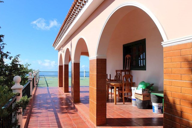 3 Zimmer Villa zu verkaufen in Arona mit Garage - 1.200.000 € (Ref: 3218942)