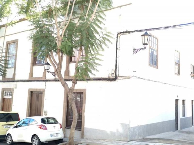 5 sovrum Hus till salu i Güímar med garage - 395 000 € (Ref: 3716010)