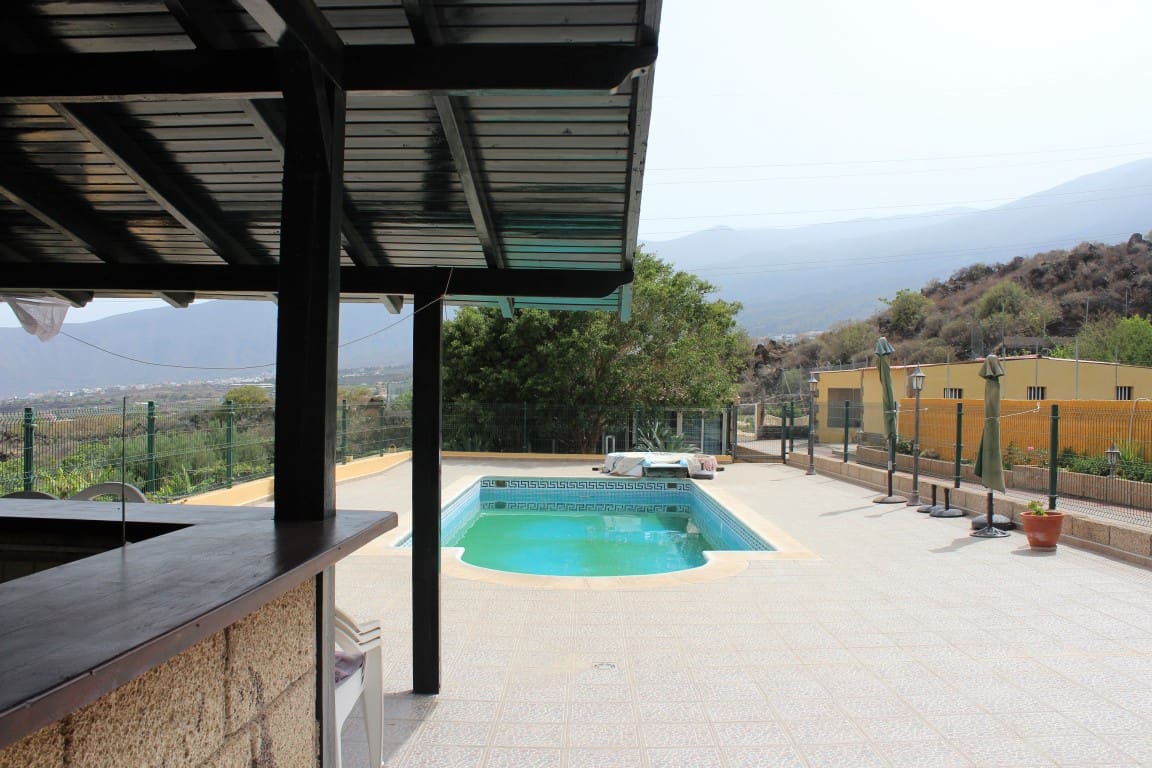 4 soveværelse Finca/Landehus til salg i Arafo med swimmingpool garage - € 850.000 (Ref: 4047202)