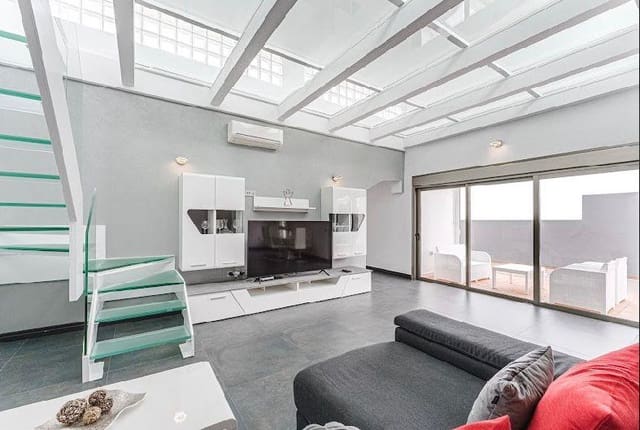 3 soveværelse Villa til salg i El Medano, Granadilla de Abona med garage - € 685.000 (Ref: 4222958)