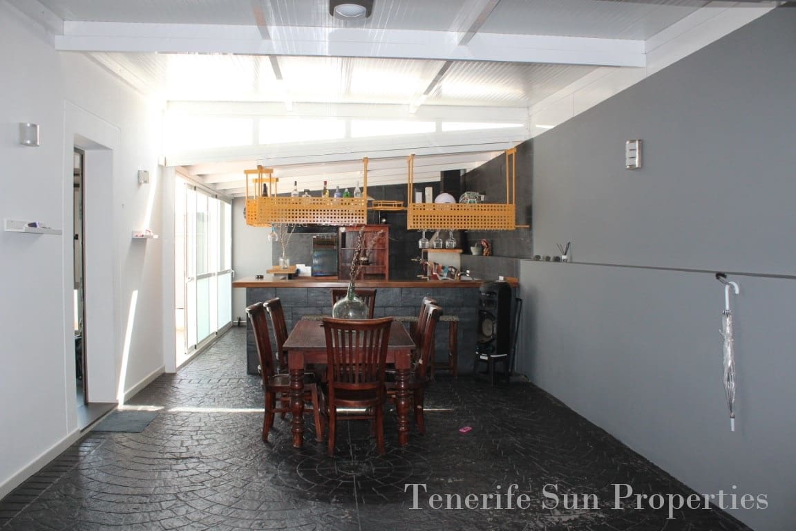 3 soveværelse Villa til salg i El Medano med garage - € 685.000 (Ref: 4222958)