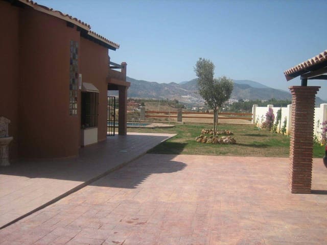 4 soverom Villa til salgs i Cártama med svømmebasseng garasje - € 485 000 (Ref: 4562730)