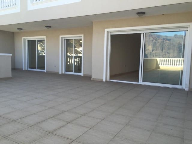 3 slaapkamer Appartement te koop in Los Gigantes met zwembad garage - € 545.000 (Ref: 5041004)