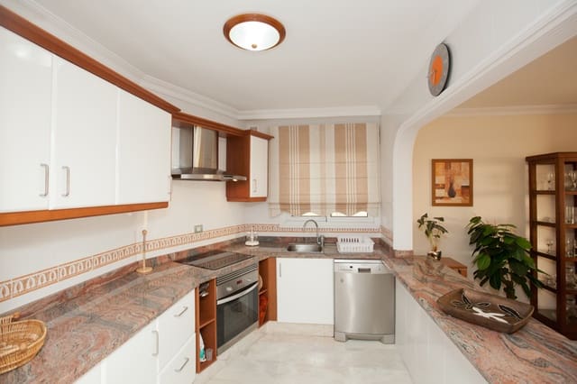 3 sypialnia Apartament na sprzedaż w Los Gigantes, Santiago del Teide z basenem garażem - 545 000 € (Ref: 5041004)